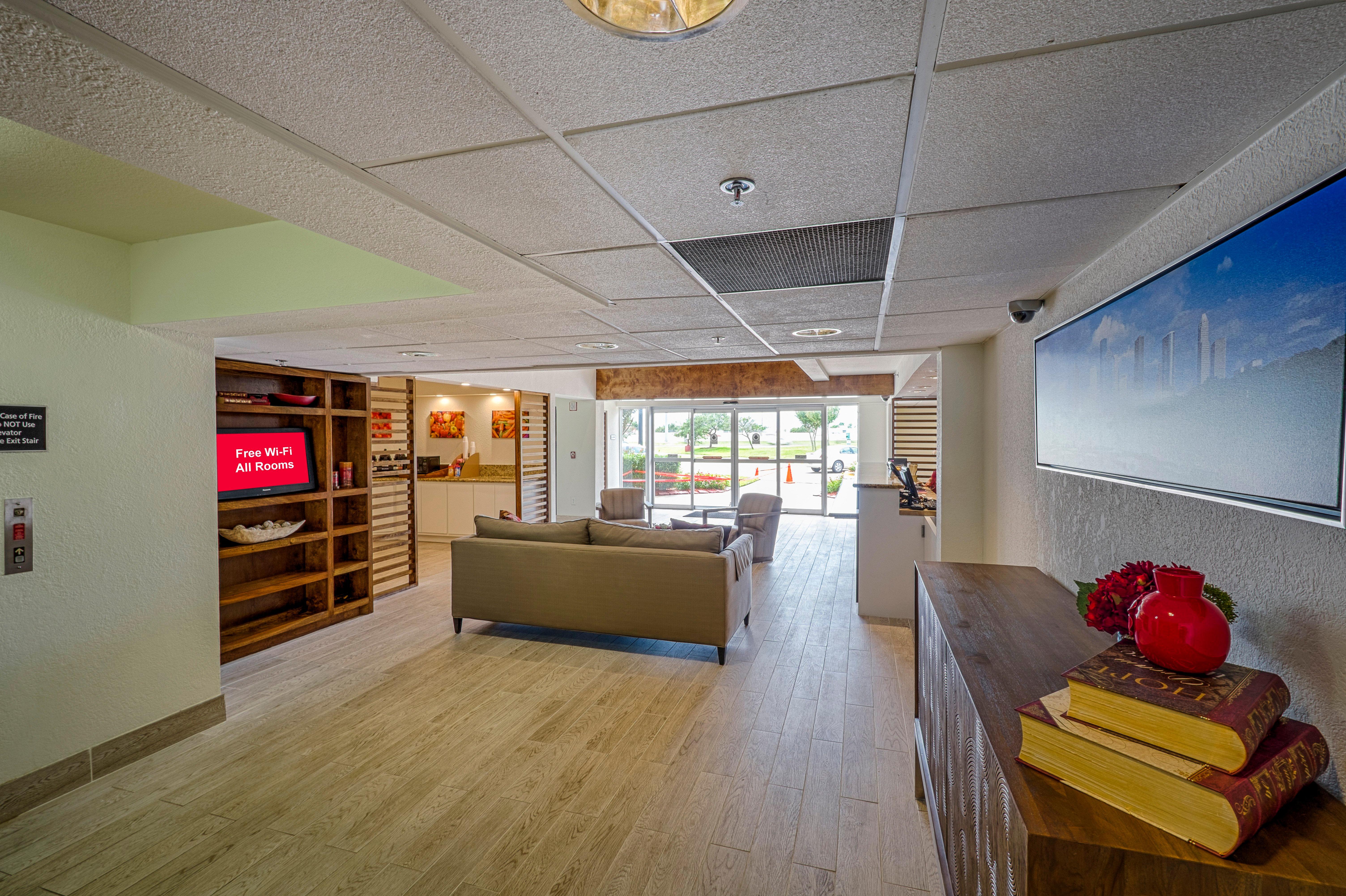 Red Roof Plus+ - Energy Corridor Hotel Houston