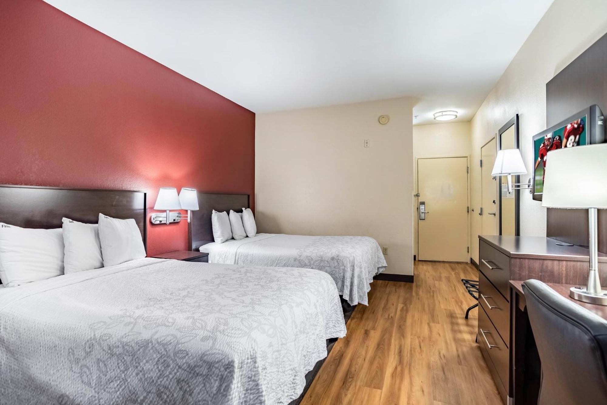 Hotel Red Roof Plus+ - Energy Corridor