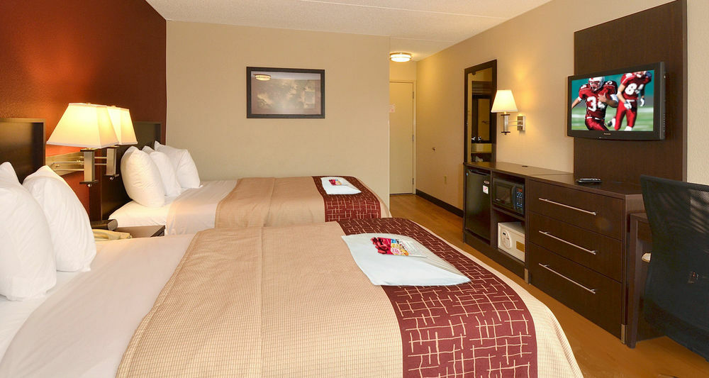 Hotel Red Roof Plus+ - Energy Corridor 3*
